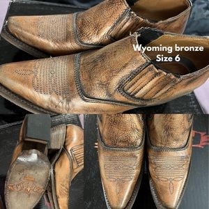 Freebird Wyoming bootie.  Bronze. Size 6.